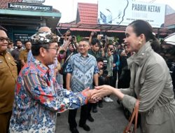 Menpar Tinjau Sentra Batik Trusmi, Bupati Imron Harap Dukungan Pengembangan Pariwisata