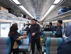 Mudik Gratis Mas Kawe Berangkatkan 395 Pemudik Dari Stasiun Pasar Senen dengan KA Blambangan Express